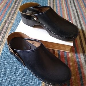 Swedish Clogs black leather wood base sz 39